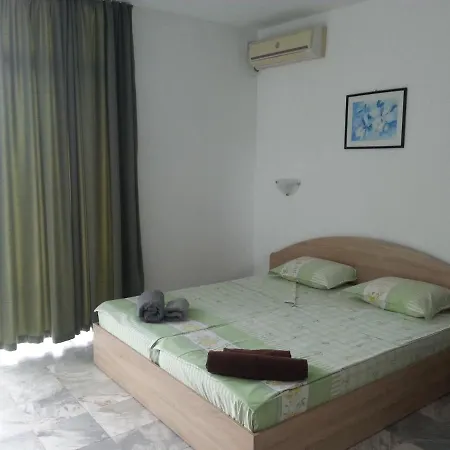 Hotell Rai Kavarna