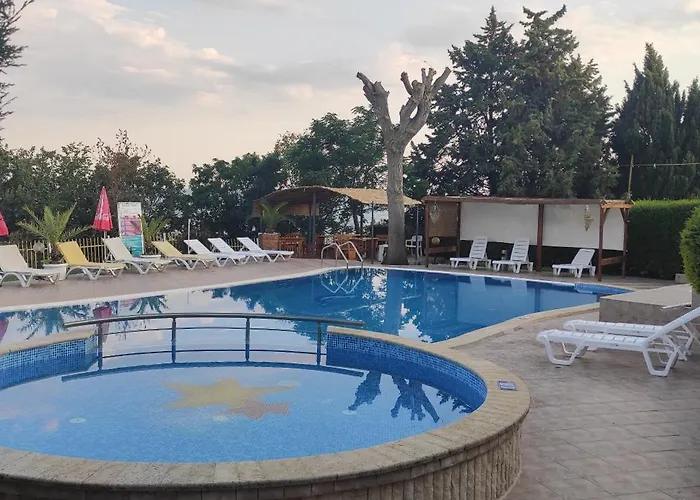 Rai Hotel Kavarna